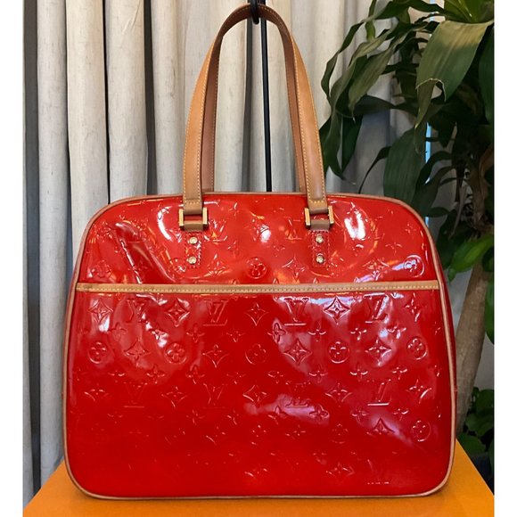 Sutton patent leather handbag Louis Vuitton Red in Patent leather